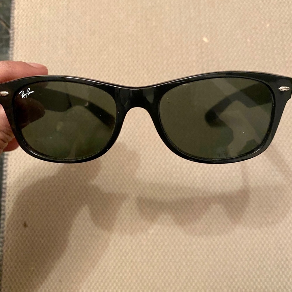 Ray-ban wayfarer sunglasses - black
